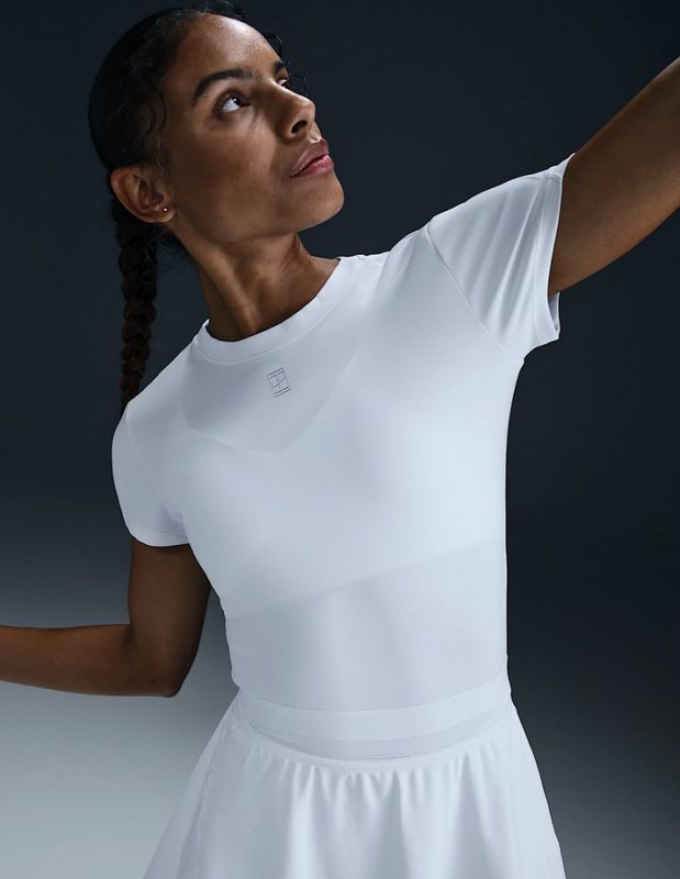 NikeCourt Advantage Women's Dri-FIT Short Sleeve Tennis Top (Hvit)